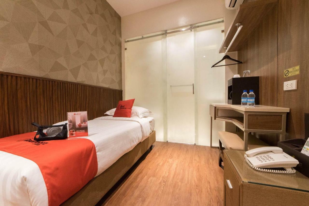 Reddoorz Premium @ South Triangle Ciudad Quezon Exterior foto