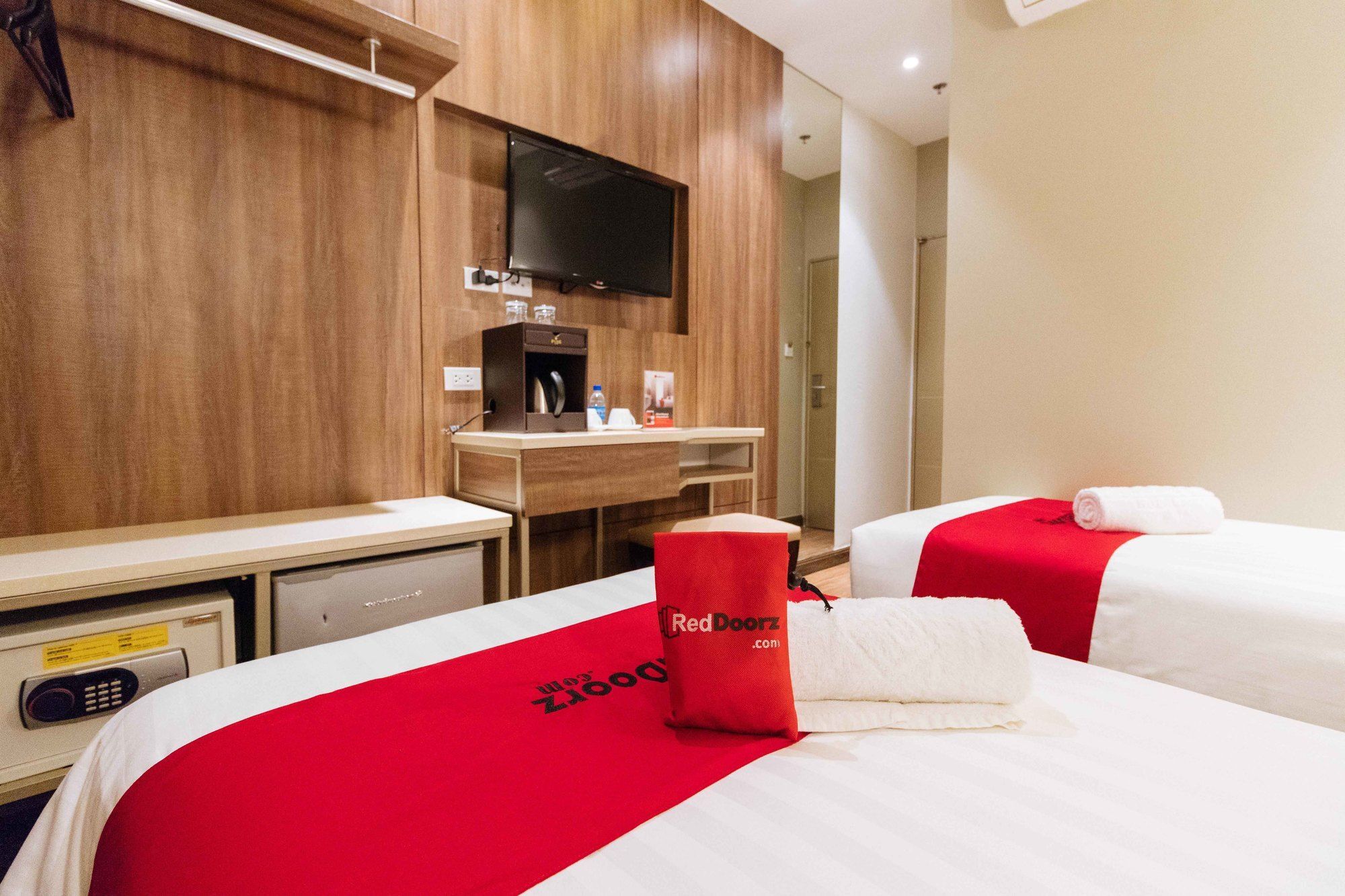 Reddoorz Premium @ South Triangle Ciudad Quezon Exterior foto