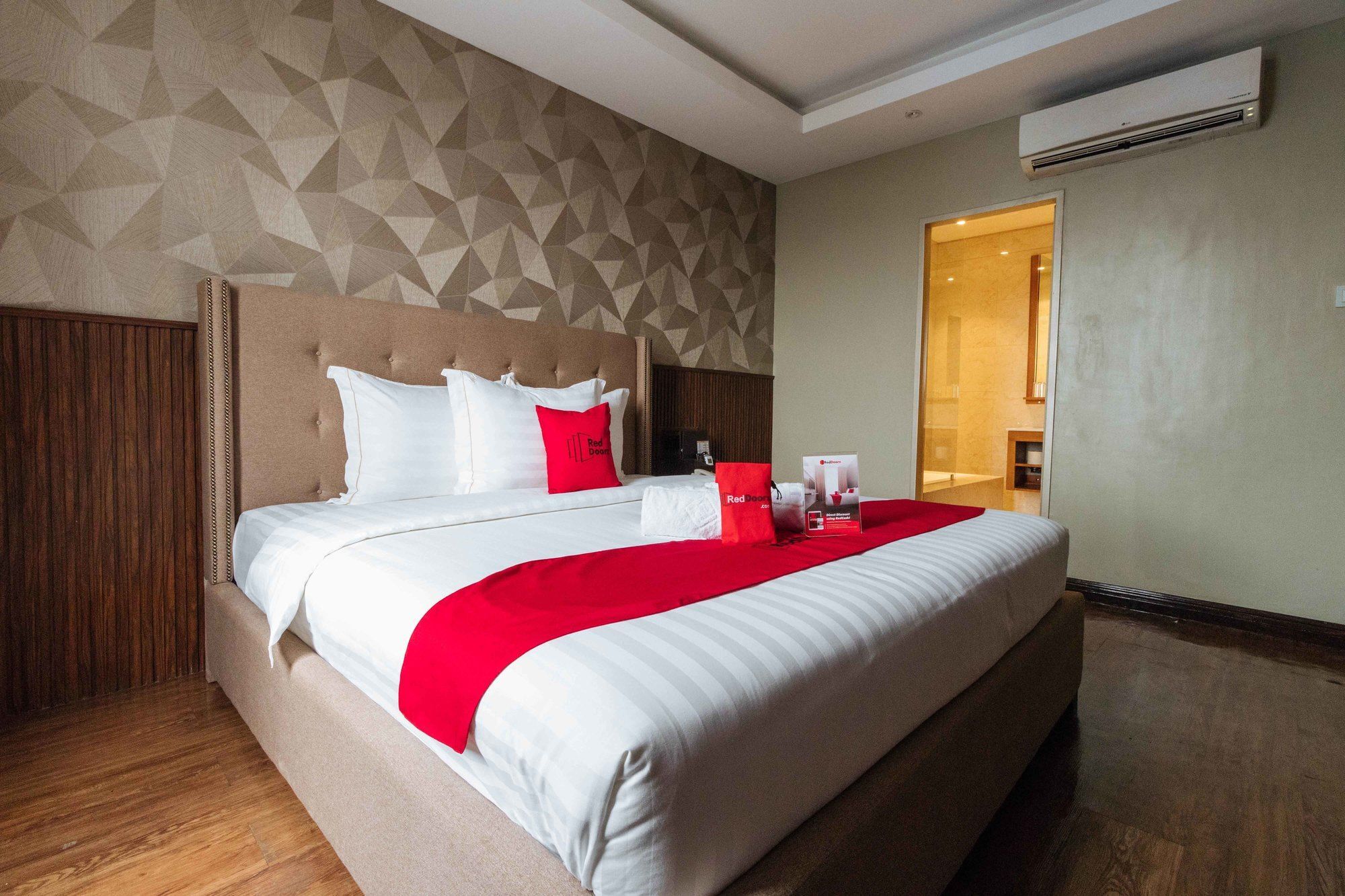 Reddoorz Premium @ South Triangle Ciudad Quezon Exterior foto